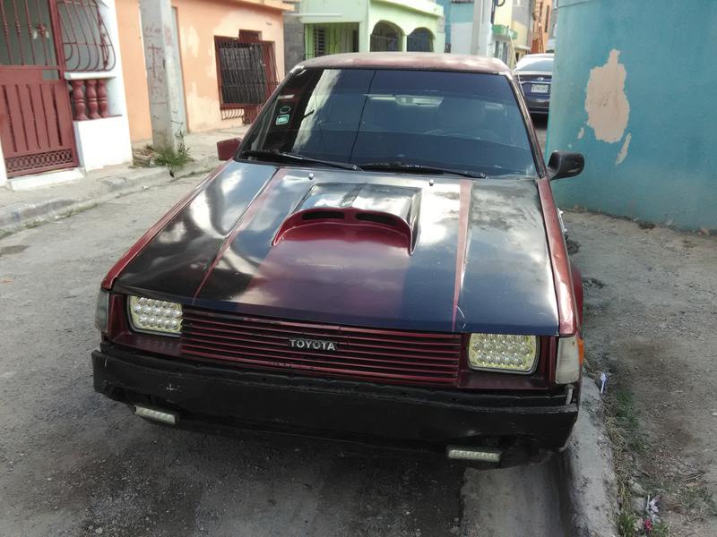 Toyota 86 • 1987 • 100,000 km 1