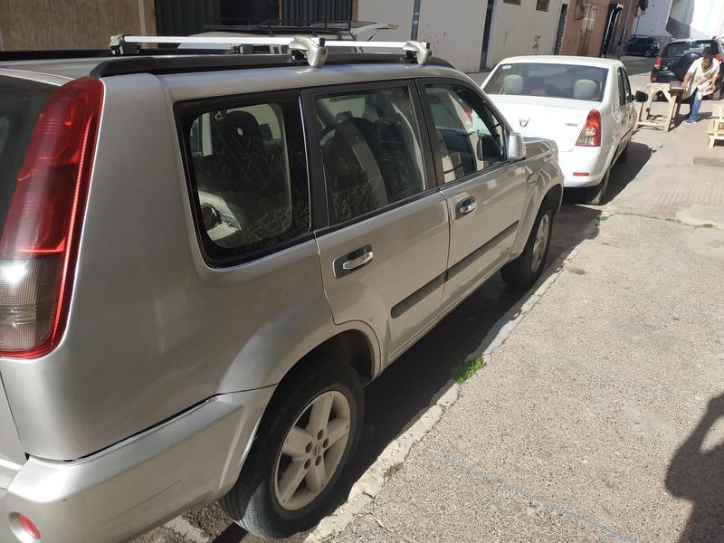 Nissan  • 2006 • 268,000 km 10
