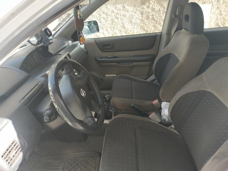 Nissan  • 2006 • 268,000 km 8