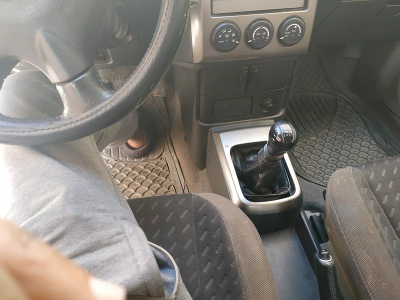 Nissan  • 2006 • 268,000 km 6