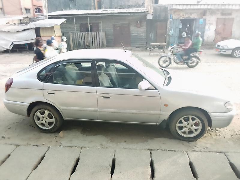Toyota Corolla • 2002 • 340,000 km 3