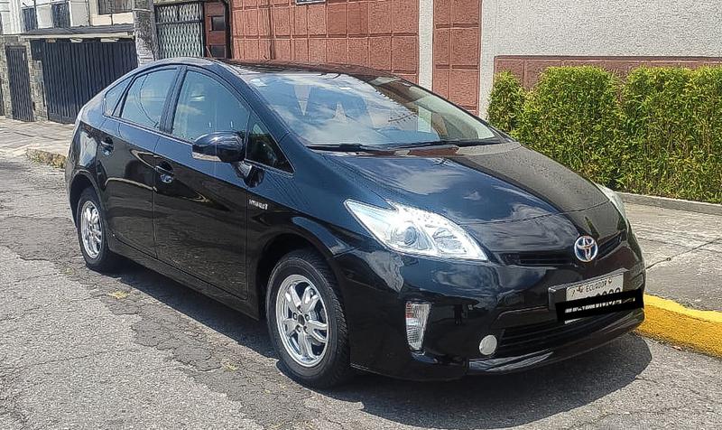 Toyota Prius • 2012 • 137,800 km 1