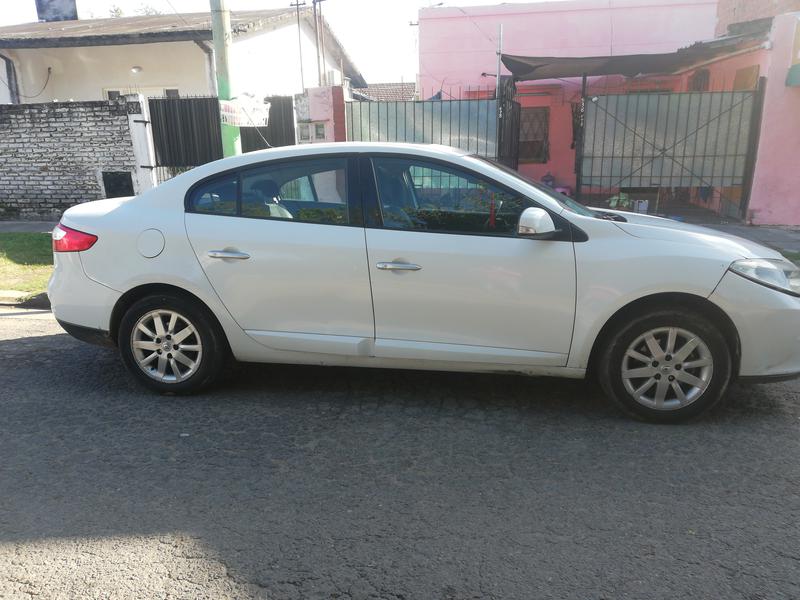 Renault Fluence • 2013 • 300,000 km 1