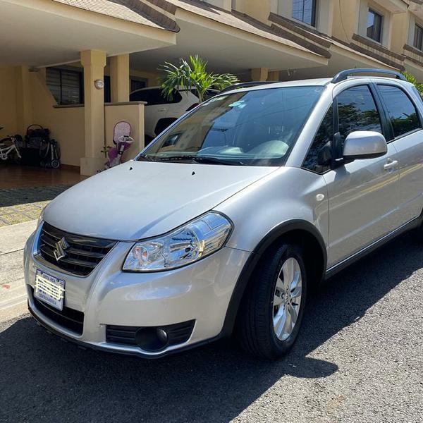 Suzuki SX4 • 2014 • 36,000 km 1