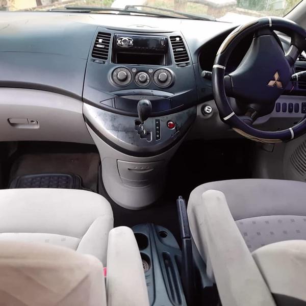 Mitsubishi Grandis • 2007 • 300,158 km 2