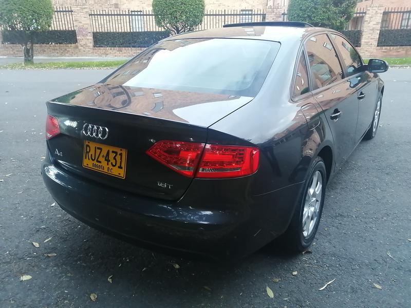 Audi A4 • 2012 • 82,000 km 2