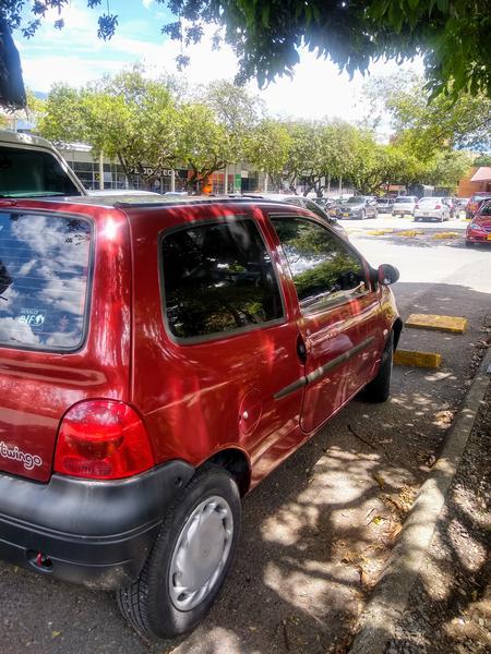 Renault Twingo • 2011 • 37,000 km 3