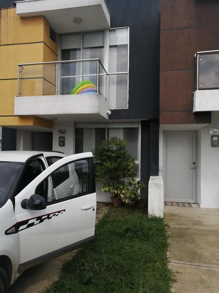 Renault Sandero • 2011 • 122,000 km 3