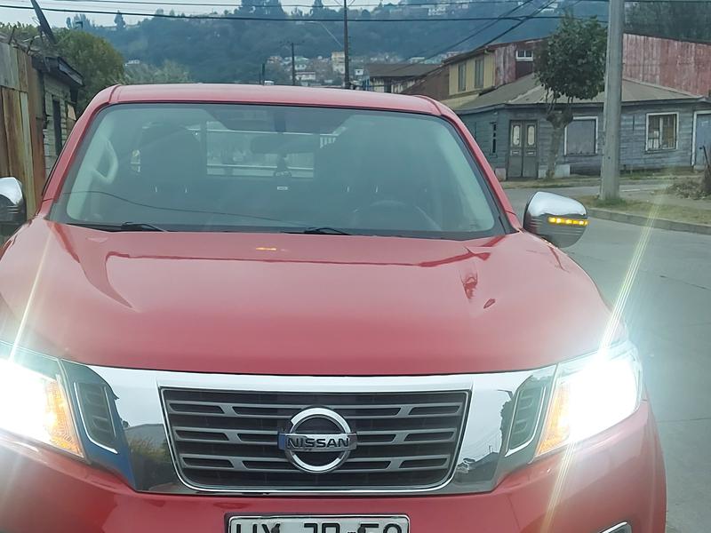 Nissan Np300 • 2016 • 165,000 km 2