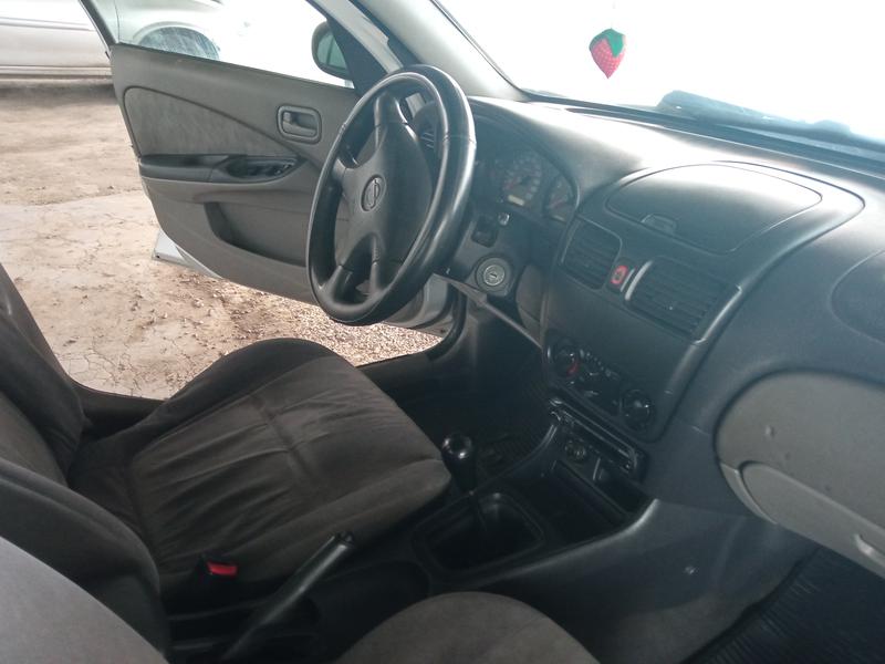 Nissan Almera • 2003 • 220,000 km 6