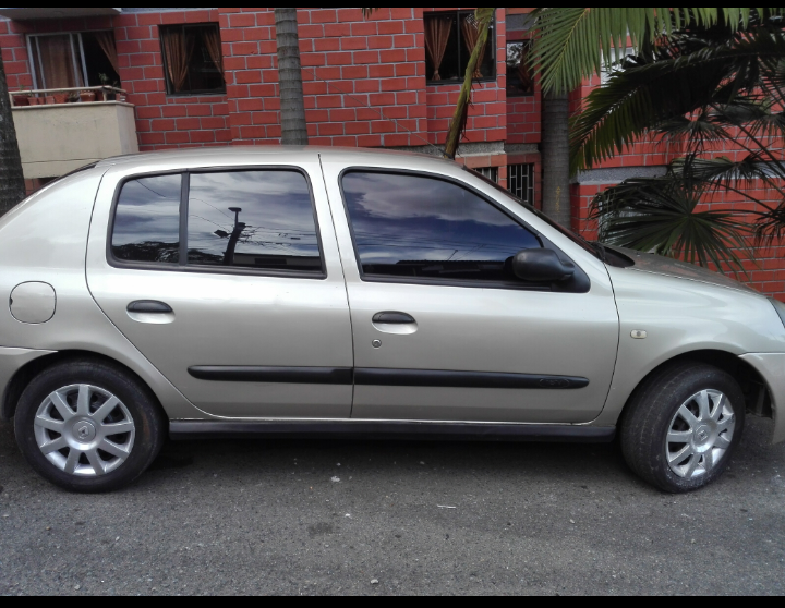 Renault Symbol • 2007 • 115,000 km 4