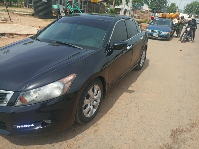 Honda Accord • 2008 • 194,306 km 12