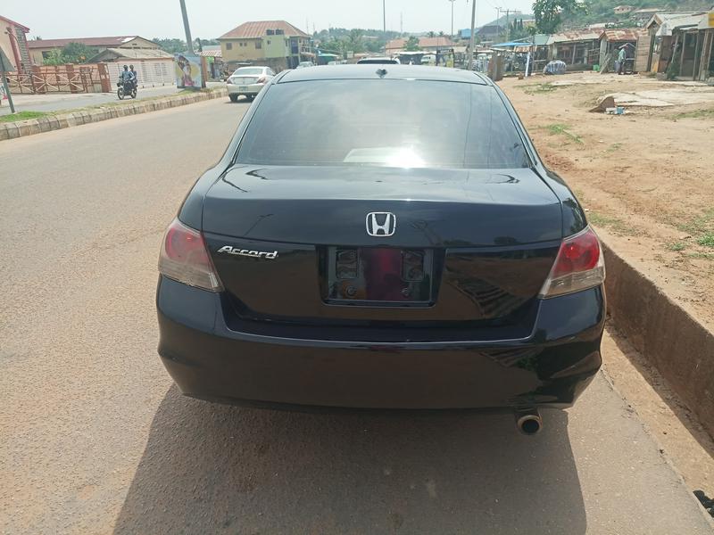 Honda Accord • 2008 • 194,306 km 1