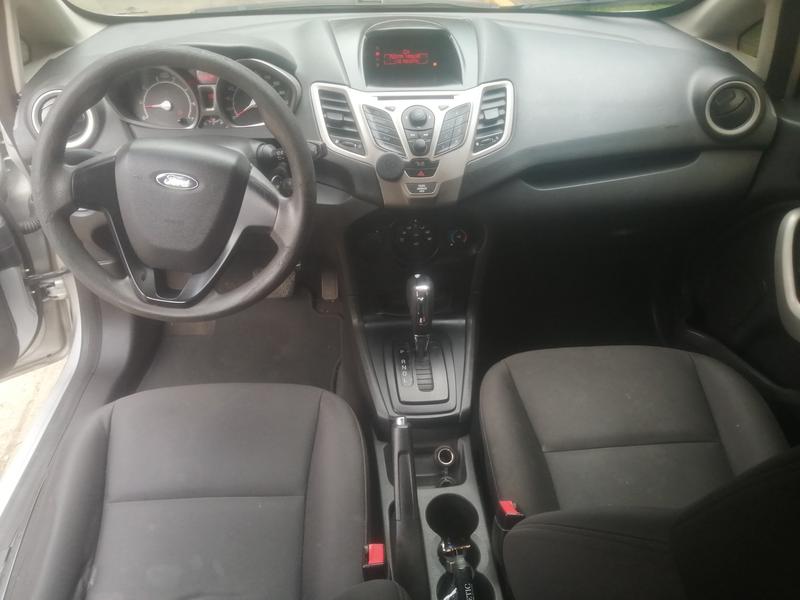 Ford Fiesta • 2012 • 105,000 km 4
