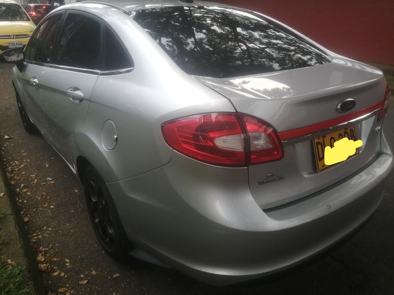 Ford Fiesta • 2012 • 105,000 km 5