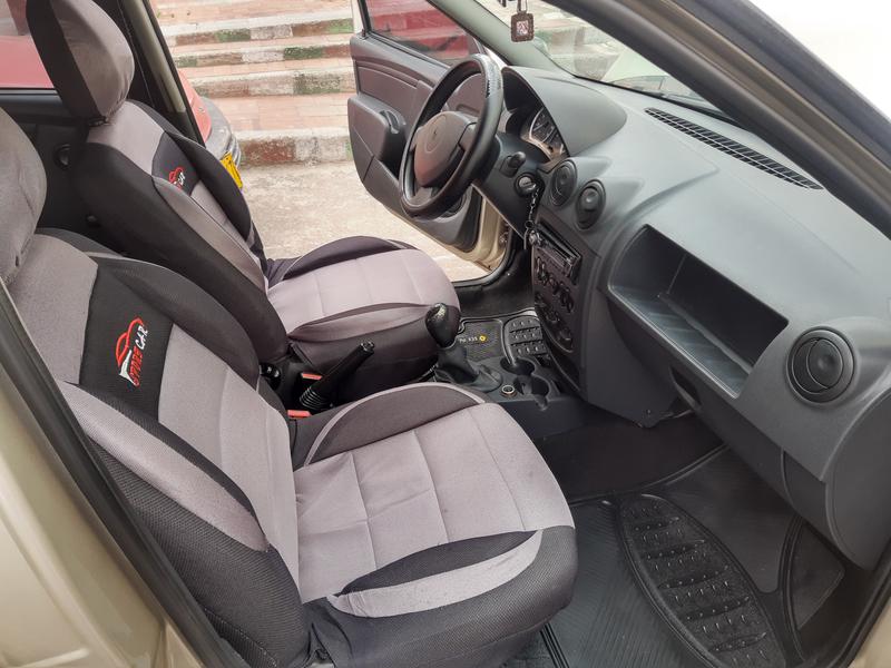 Renault 10 • 2010 • 149,000 km 1