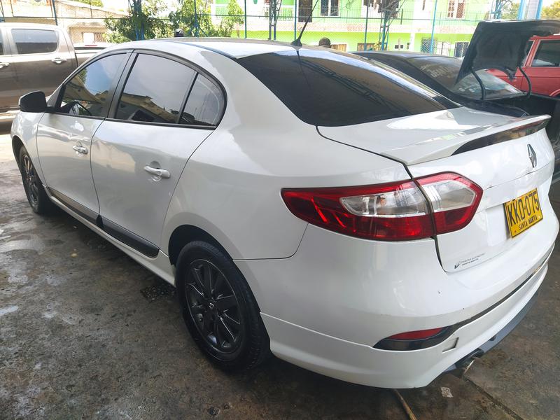 Renault 12 • 2012 • 122,000 km 4