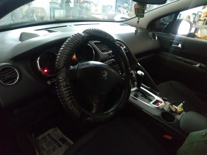 Peugeot 308 • 2013 • 120,000 km 2