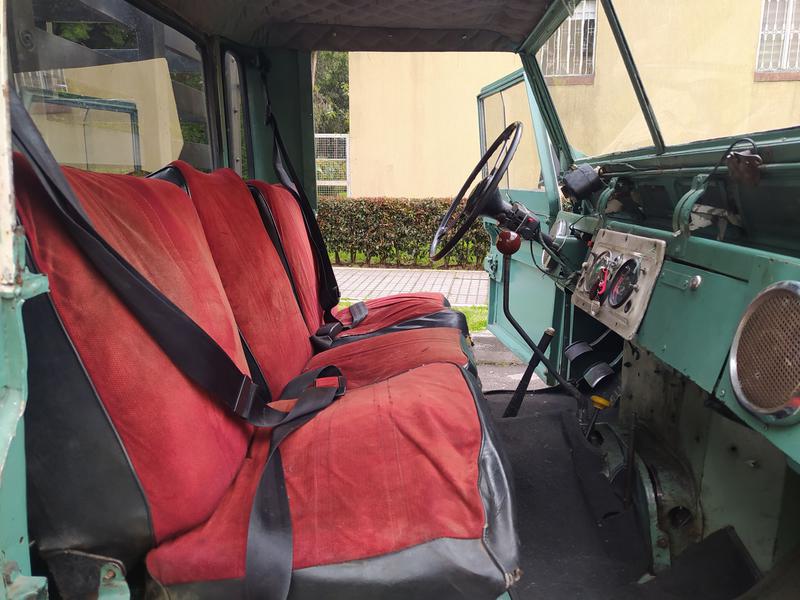 Land Rover 109 • 1964 • 140,000 km 3