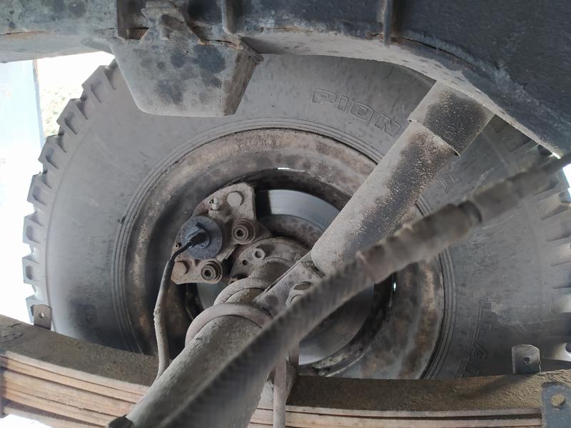 Land Rover 109 • 1964 • 140,000 km 2