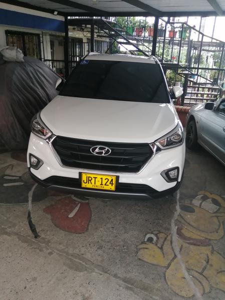 Hyundai  • 2020 • 3,200 km 11
