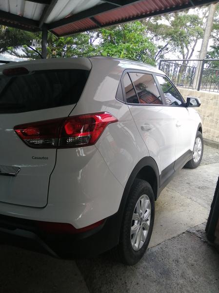 Hyundai  • 2020 • 3,200 km 4