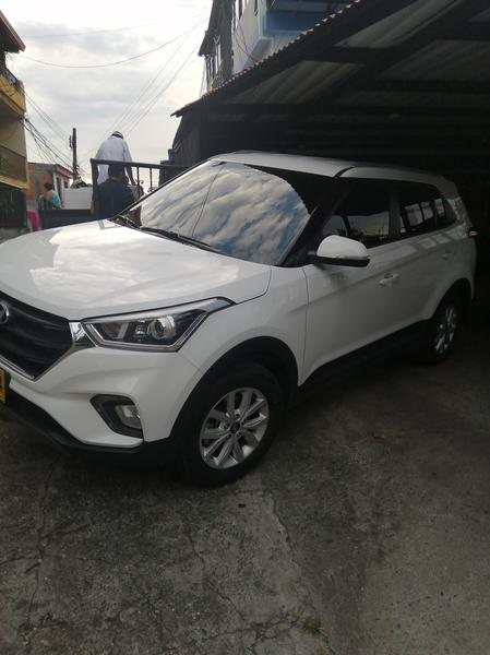 Hyundai  • 2020 • 3,200 km 9