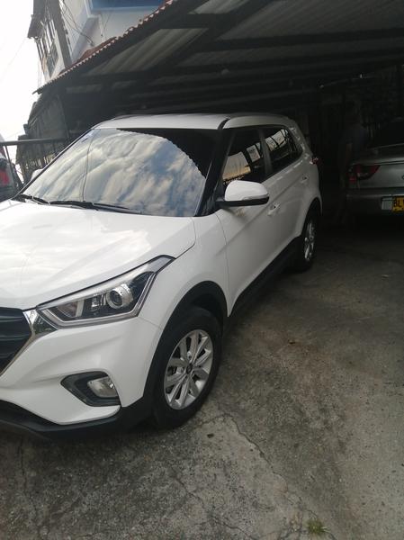 Hyundai  • 2020 • 3,200 km 5