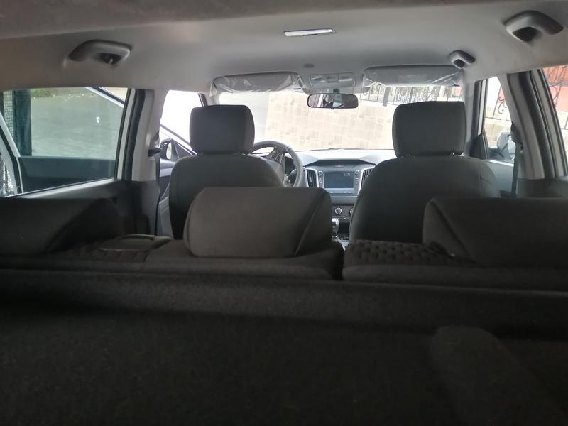 Hyundai  • 2020 • 3,200 km 12