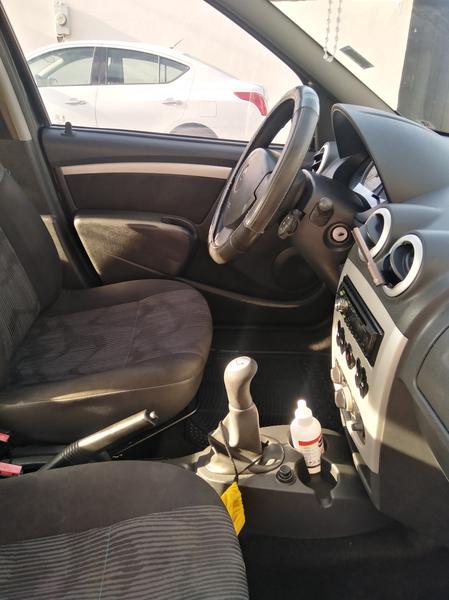 Renault Logan • 2012 • 130,400 km 9