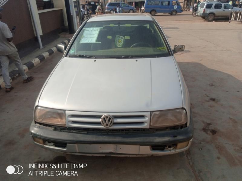 Volkswagen Vento • 2000 • 2,334 km 1