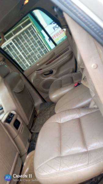 Lincoln Navigator • 2001 • 89 km 4