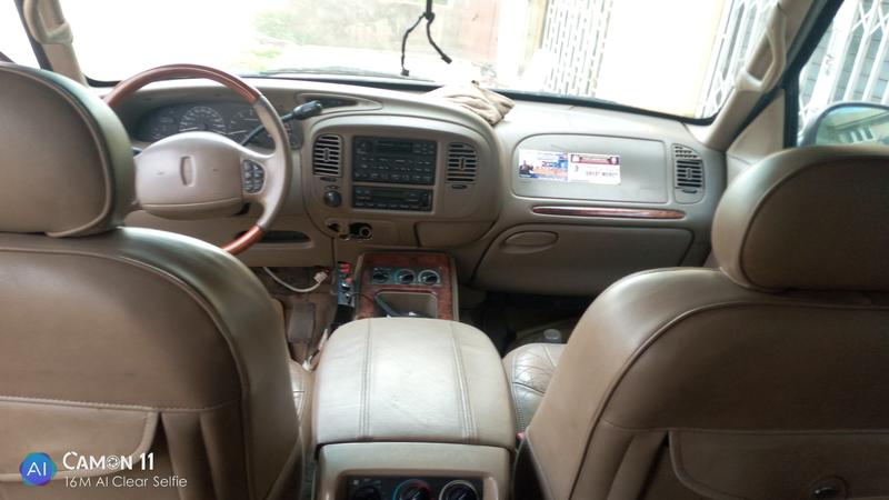 Lincoln Navigator • 2001 • 89 km 3