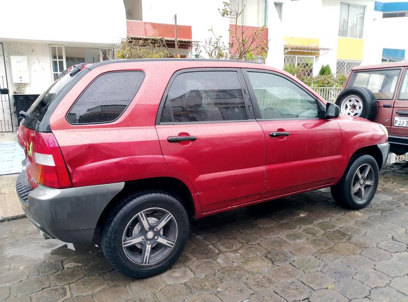 Kia Sportage • 2009 • 265,000 km 2