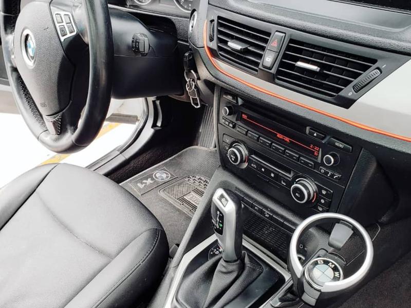BMW X1 • 2011 • 136,000 km 5