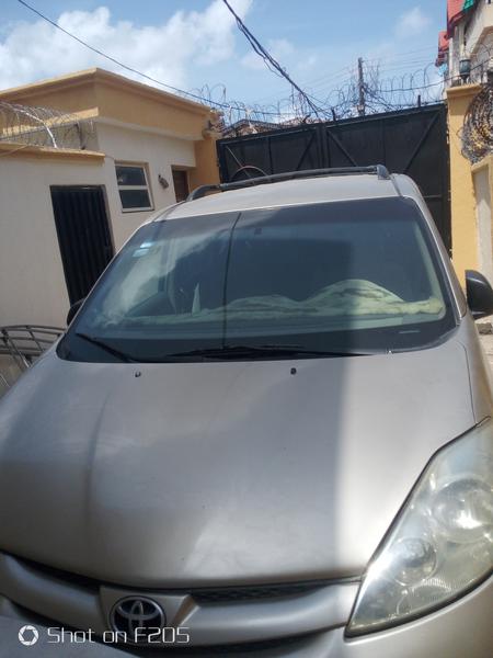 Toyota Sienna • 2006 • 178,797 km 7