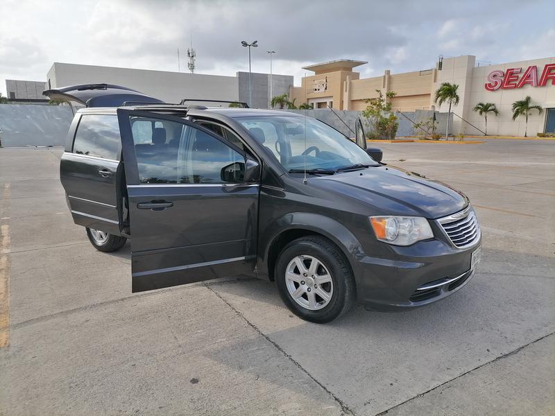 Chrysler  • 2012 • 115,400 km 6