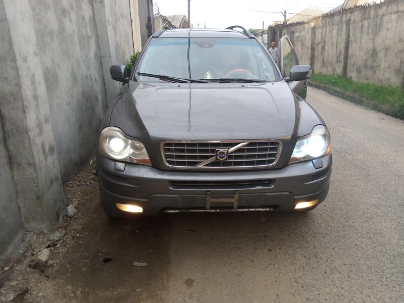 Volvo XC90 • 2007 • 122,374 km 2
