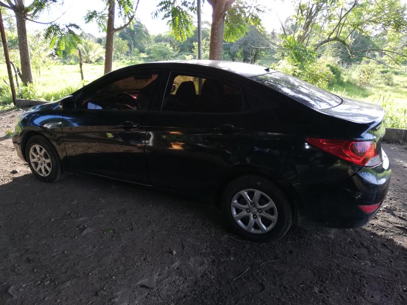 Hyundai Accent • 2013 • 160,000 km 4