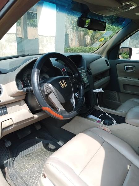 Honda Pilot • 2010 • 130,000 km 6