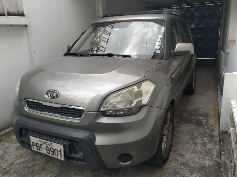 Kia Soul • 2010 • 230,000 km 4