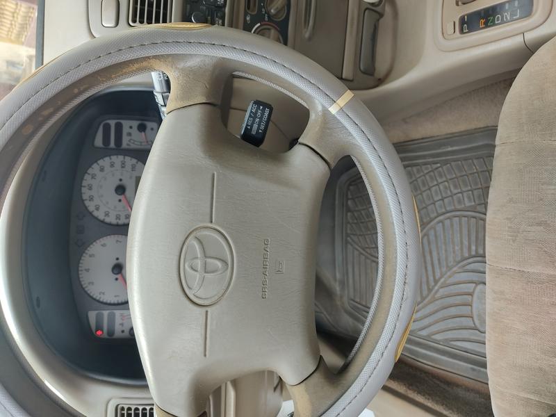 Toyota Corolla • 1999 • 236,438 km 3