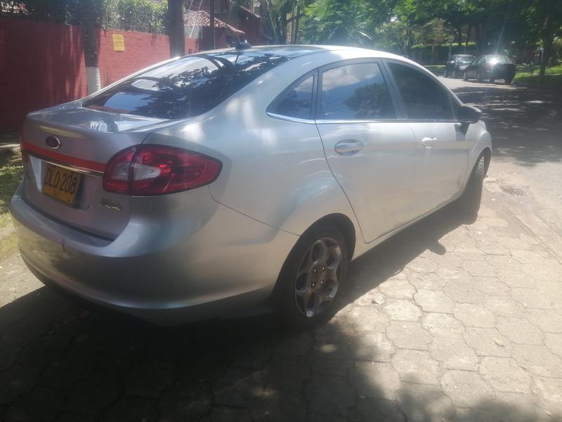 Ford Fiesta • 2012 • 106,000 km 4