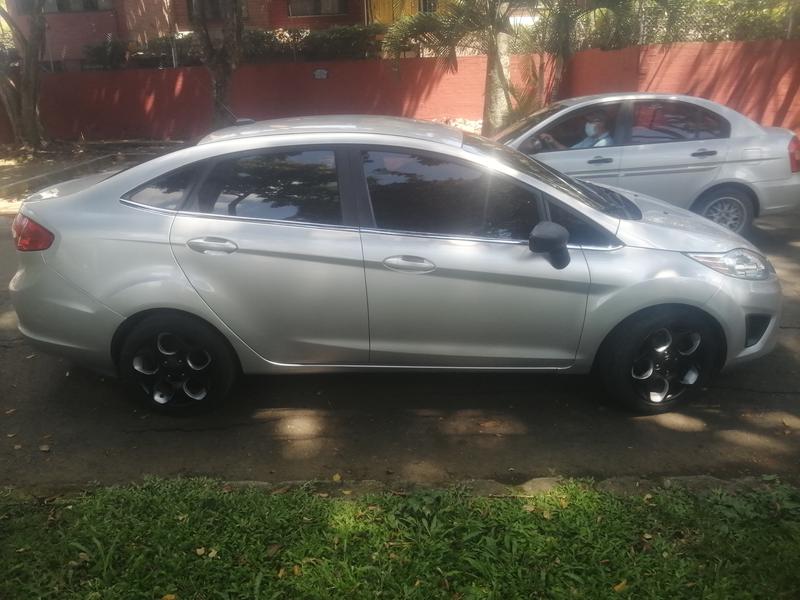 Ford Fiesta • 2012 • 106,000 km 6
