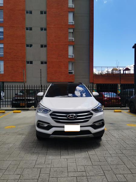 Hyundai Santa Fe • 2016 • 25,000 km 3