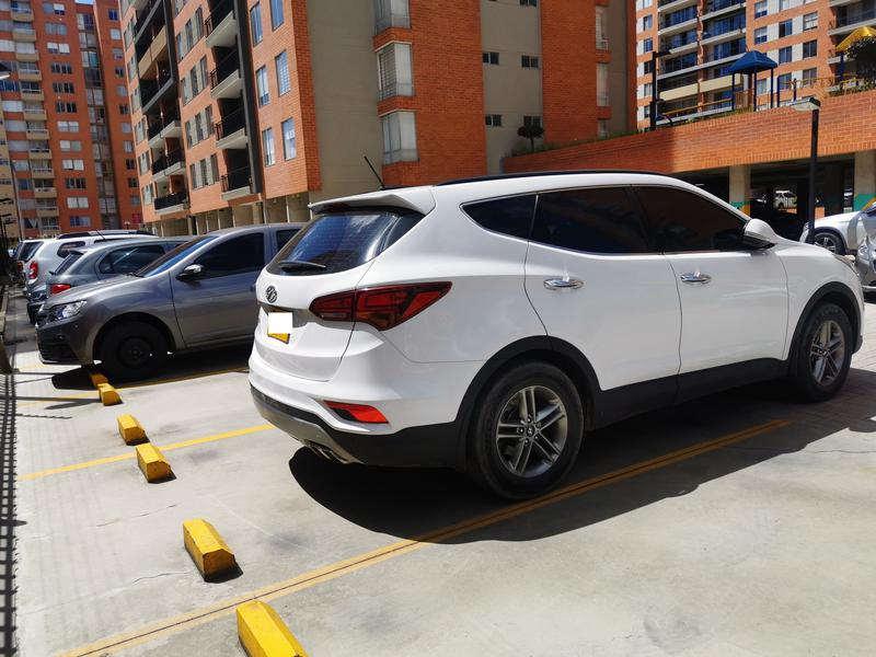 Hyundai Santa Fe • 2016 • 25,000 km 13