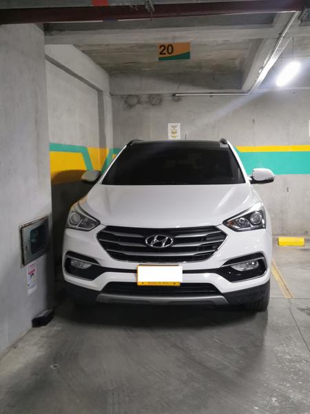 Hyundai Santa Fe • 2016 • 25,000 km 7