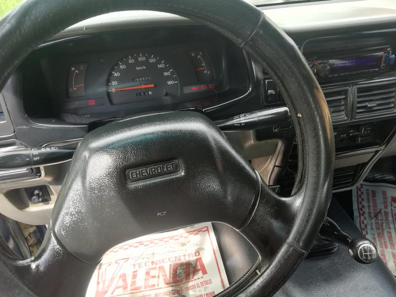 Chevrolet Luv • 2002 • 398,000 km 2