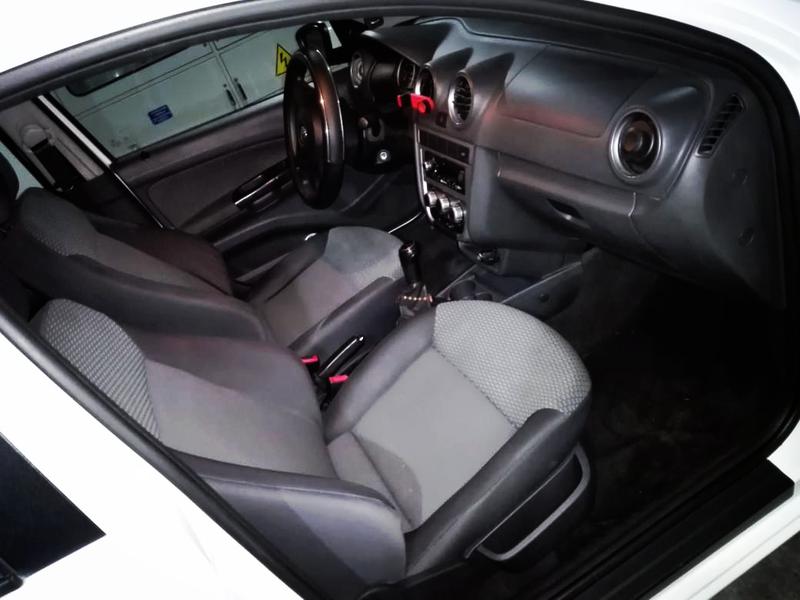 Volkswagen Gol • 2013 • 117,000 km 4