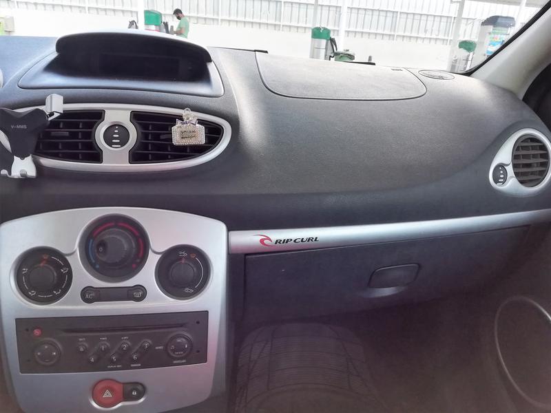Renault Clio • 2009 • 109,000 km 10